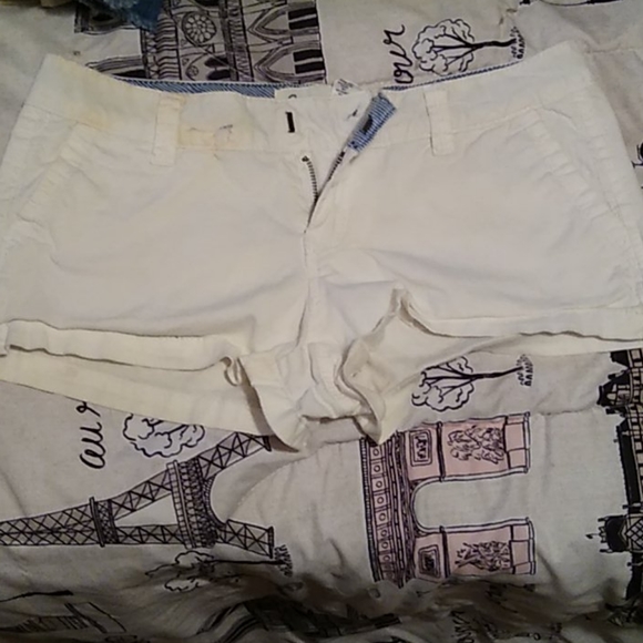 Shorts - Picture 2 of 4